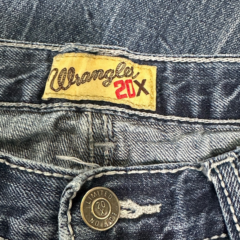 Wrangler Denim Jeans. Boys Size 12 Regular - Picture 2 of 6